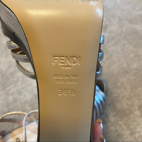 Fendi Silver Metallic T-strap Argento Sandal Pumps - Picture 14 of 15
